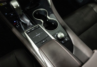 Подержанный автомобиль Lexus RX 2021 года (18 фото)