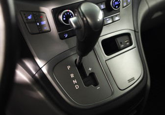 Подержанный автомобиль Hyundai H-1 2018 года (19 фото)
