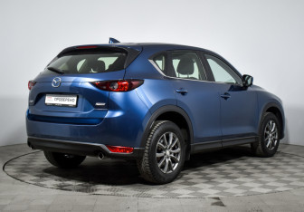 Подержанный автомобиль Mazda CX-5 2017 года (5 фото)