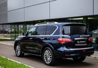 Подержанный автомобиль Infiniti QX80 2017 года (7 фото)