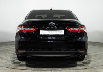 Подержанный автомобиль Toyota Camry Sedan 2019 года (6 фото)