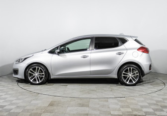 Подержанный автомобиль Kia Ceed Hatchback 2018 года (8 фото)