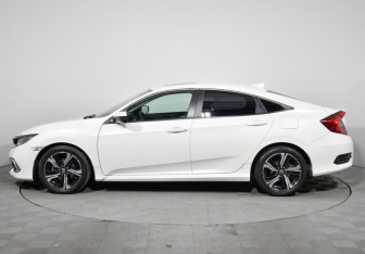 Подержанный автомобиль Honda Civic Sedan 2020 года (8 фото)