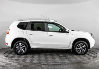 Подержанный автомобиль Nissan Terrano 2020 года (4 фото)