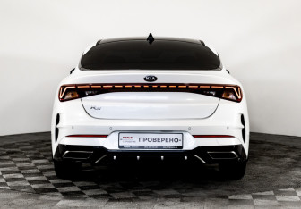 Подержанный автомобиль Kia K5 2020 года (9 фото)