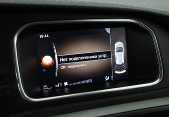 Подержанный автомобиль Volvo V40 Cross Country 2017 года (15 фото)