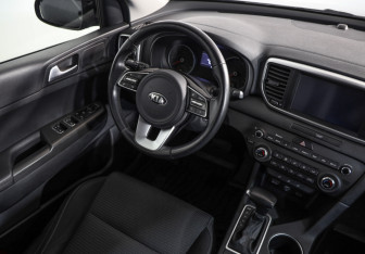 Подержанный автомобиль Kia Sportage 2021 года (8 фото)