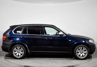 Подержанный автомобиль BMW X5 2012 года (4 фото)