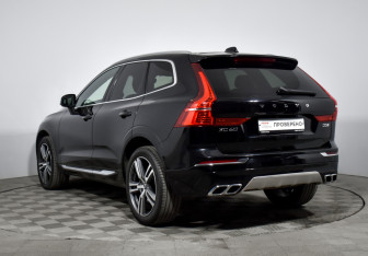 Подержанный автомобиль Volvo XC60 2019 года (7 фото)