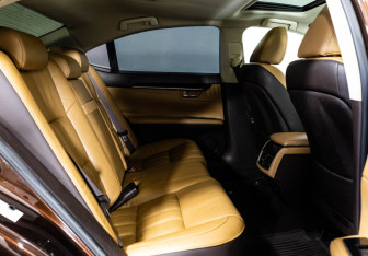 Подержанный автомобиль Lexus ES 2016 года (28 фото)