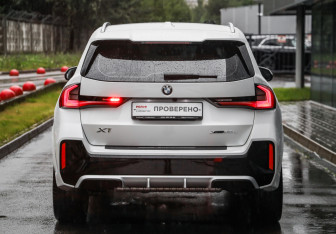 Подержанный автомобиль BMW X1 2024 года (7 фото)