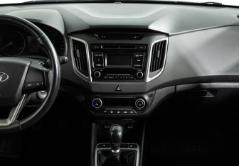 Подержанный автомобиль Hyundai Creta 2017 года (14 фото)
