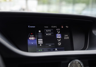 Подержанный автомобиль Lexus ES 2016 года (15 фото)