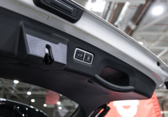 Подержанный автомобиль Kia Sorento 2022 года (34 фото)