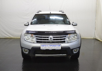Подержанный автомобиль Renault Duster 2012 года (2 фото)
