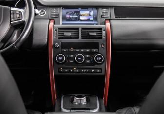 Подержанный автомобиль Land Rover Discovery Sport 2016 года (13 фото)