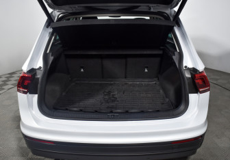 Подержанный автомобиль Volkswagen Tiguan 2018 года (23 фото)