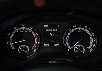 Подержанный автомобиль Skoda Karoq 2020 года (13 фото)
