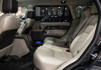 Подержанный автомобиль Land Rover Range Rover 2019 года (11 фото)
