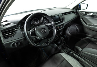 Подержанный автомобиль Skoda Rapid Liftback 2021 года (11 фото)
