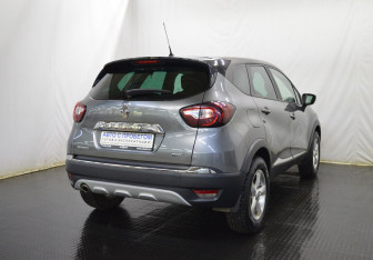 Подержанный автомобиль Renault Kaptur 2016 года (5 фото)