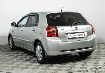 Подержанный автомобиль Toyota Corolla Hatchback 2006 года (7 фото)