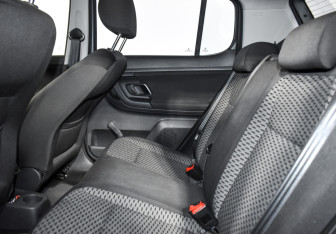 Подержанный автомобиль Skoda Fabia Hatchback 2012 года (12 фото)