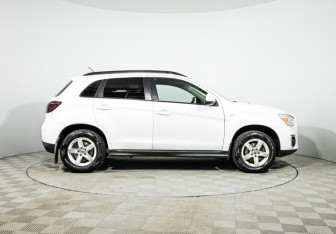 Подержанный автомобиль Mitsubishi ASX 2013 года (4 фото)