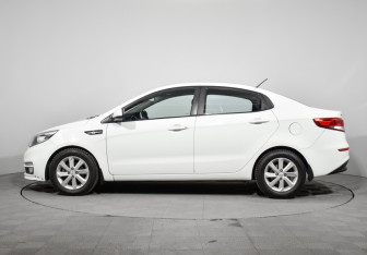 Подержанный автомобиль Kia Rio Sedan 2016 года (8 фото)