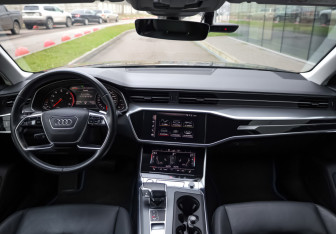 Подержанный автомобиль Audi A6 Sedan 2020 года (10 фото)