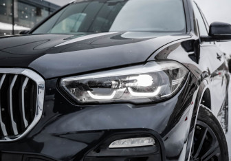 Подержанный автомобиль BMW X5 2019 года (2 фото)