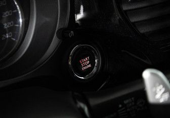 Подержанный автомобиль Mitsubishi Outlander 2012 года (17 фото)
