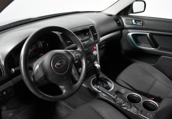 Подержанный автомобиль Subaru Legacy Sedan 2007 года (9 фото)