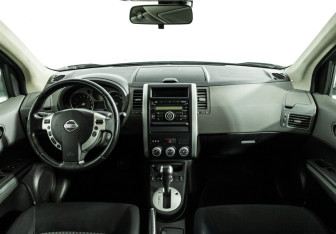 Подержанный автомобиль Nissan X-Trail 2008 года (13 фото)