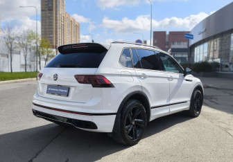 Подержанный автомобиль Volkswagen Tiguan 2021 года (4 фото)