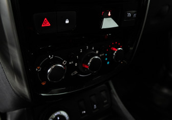 Подержанный автомобиль Nissan Terrano 2019 года (17 фото)