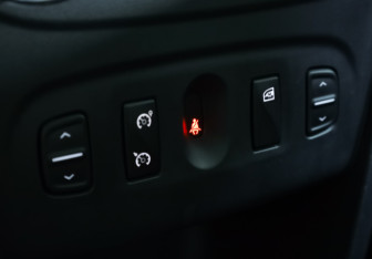 Подержанный автомобиль Renault Sandero 2018 года (18 фото)