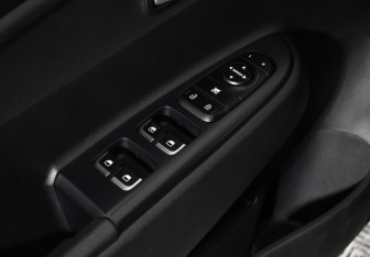 Подержанный автомобиль Kia Rio Hatchback 2018 года (11 фото)