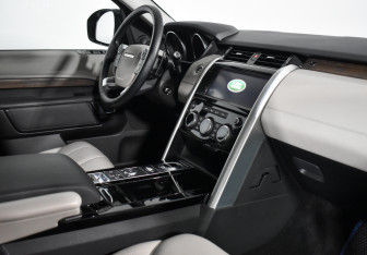 Подержанный автомобиль Land Rover Discovery 2017 года (15 фото)