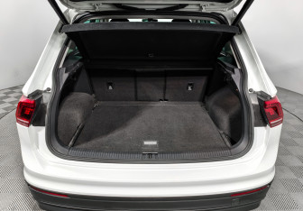 Подержанный автомобиль Volkswagen Tiguan 2019 года (23 фото)