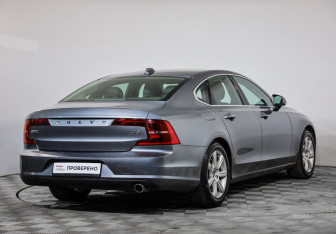 Подержанный автомобиль Volvo S90 2018 года (7 фото)