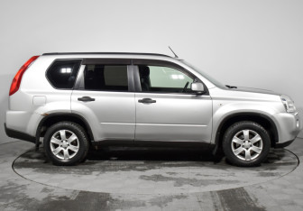 Подержанный автомобиль Nissan X-Trail 2008 года (4 фото)