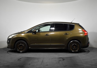 Подержанный автомобиль Peugeot 3008 2012 года (8 фото)
