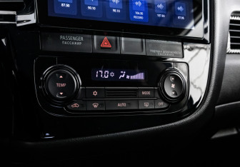 Подержанный автомобиль Mitsubishi Outlander 2016 года (15 фото)