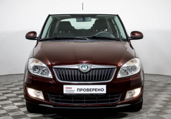 Подержанный автомобиль Skoda Fabia Hatchback 2012 года (2 фото)