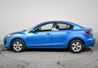 Подержанный автомобиль Mazda 3 Sedan 2009 года (8 фото)