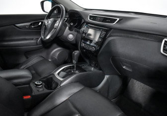Подержанный автомобиль Nissan X-Trail 2016 года (13 фото)