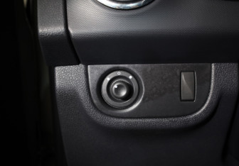 Подержанный автомобиль Renault Logan Sedan 2015 года (16 фото)