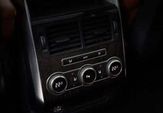 Подержанный автомобиль Land Rover Range Rover Sport 2013 года (24 фото)