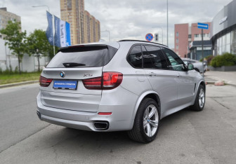 Подержанный автомобиль BMW X5 2016 года (4 фото)
